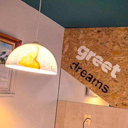 Greet Hotel Marseille Provence Aeroport Vitrolles  Bagian luar foto