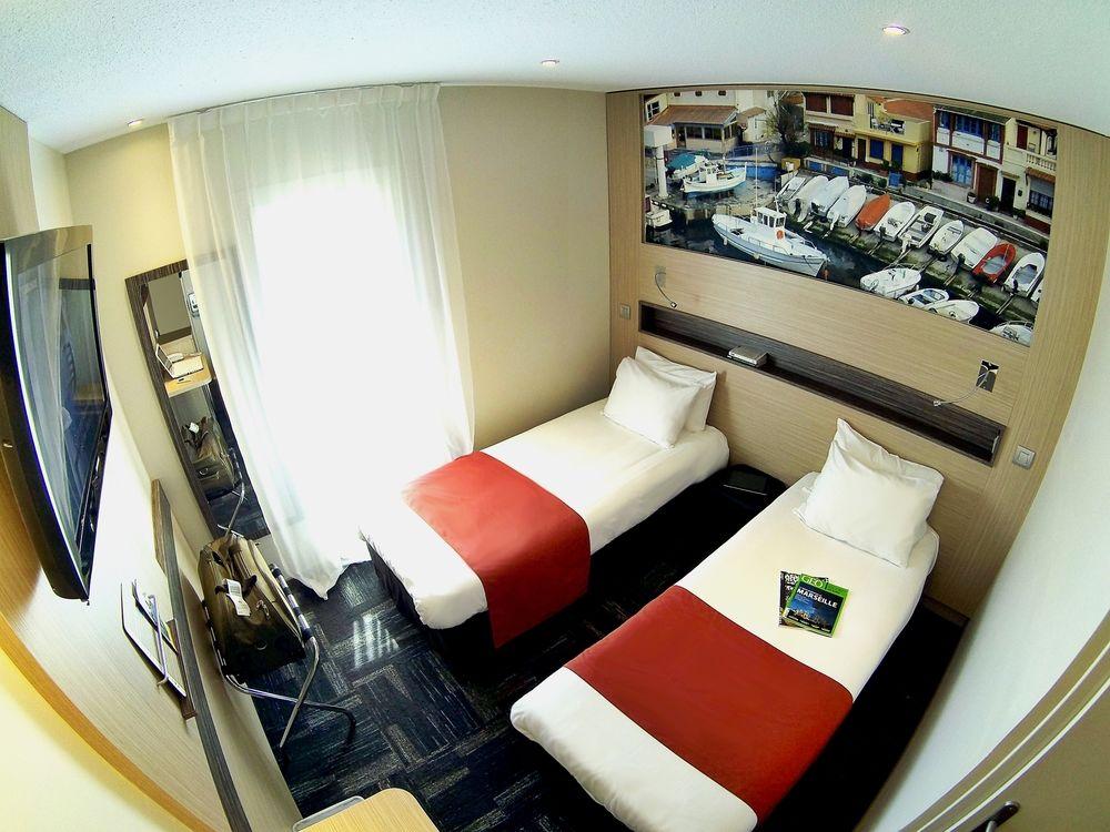 Greet Hotel Marseille Provence Aeroport Vitrolles  Bagian luar foto